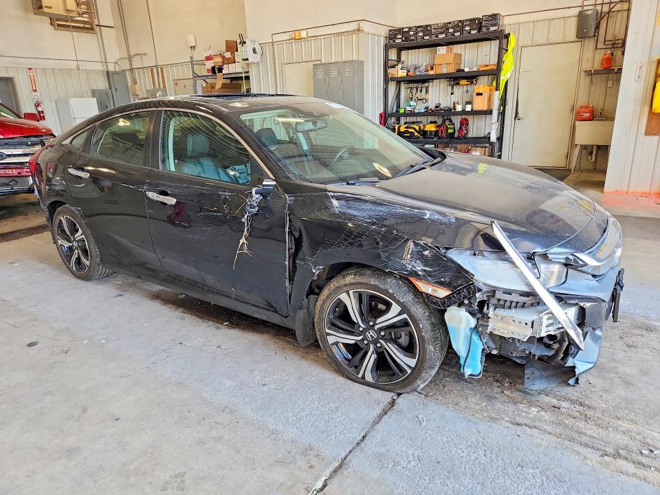 Photo 4 from auction – 2017 HONDA CIVIC with VIN 19XFC1F92HE025983