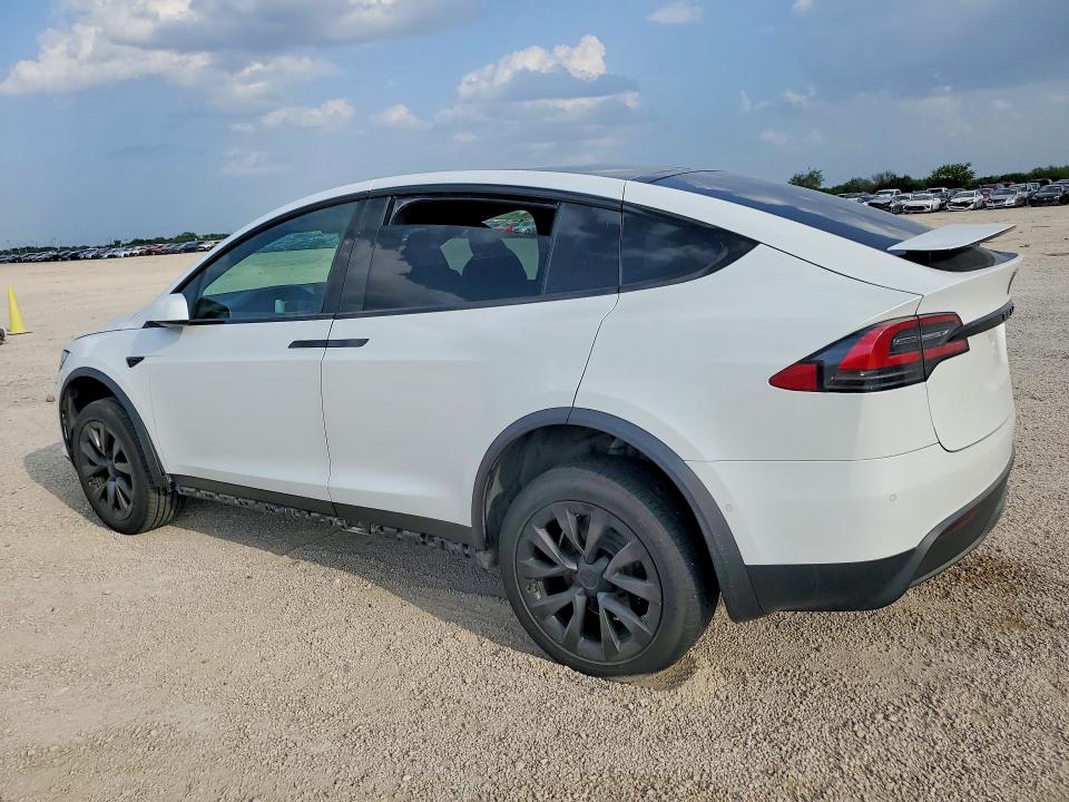Photo 2 from auction – 2022 TESLA MODEL X with VIN 7SAXCBE50NF329007