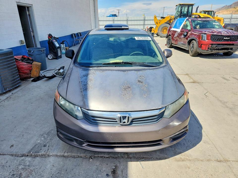 Photo 5 from auction – 2012 HONDA CIVIC with VIN 2HGFB2F85CH557274