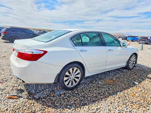 Photo 3 from auction – 2015 HONDA ACCORD with VIN 1HGCR2F76FA061599