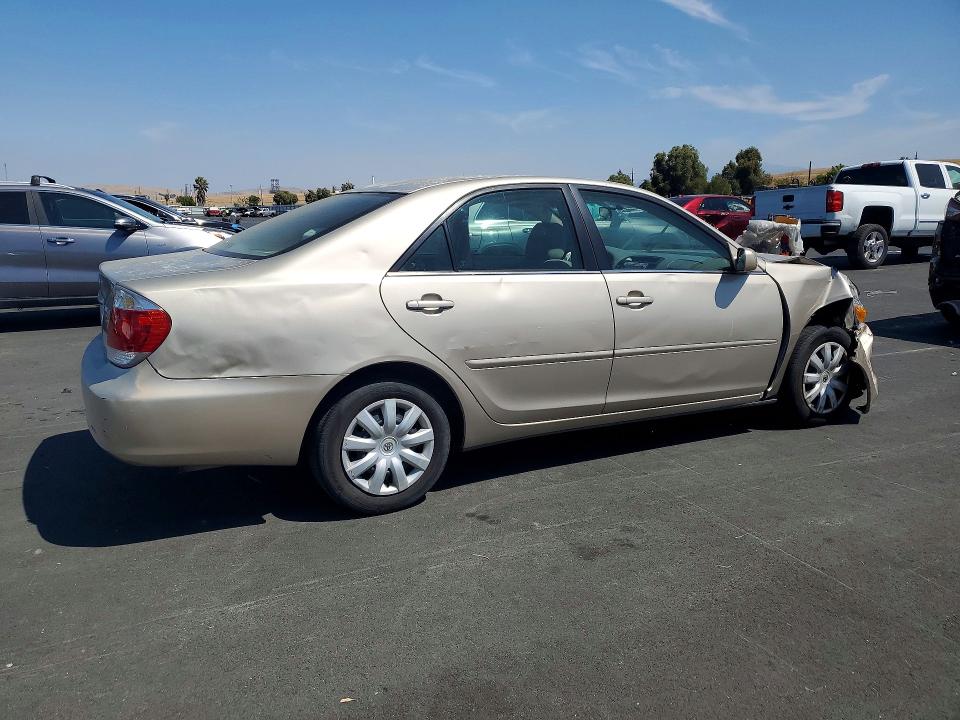 Снимка 3 от търг – 2005 TOYOTA CAMRY с VIN 4T1BE32K75U539110