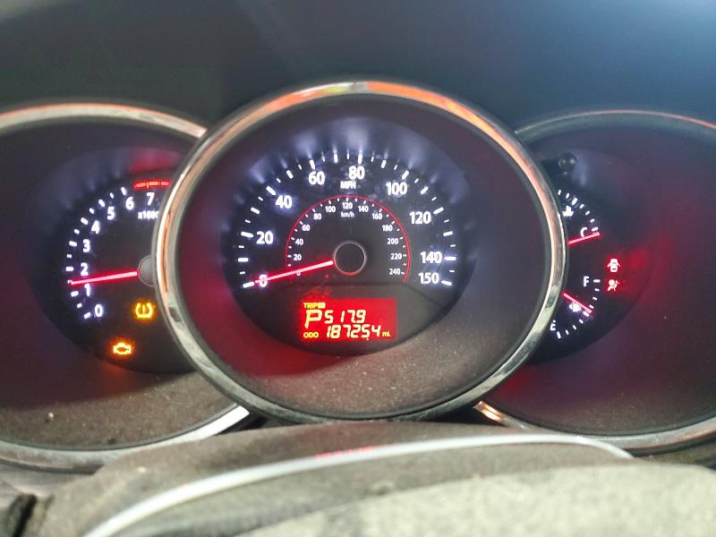 Photo 9 from auction – 2012 KIA SORENTO with VIN 5XYKTCA66CG264701