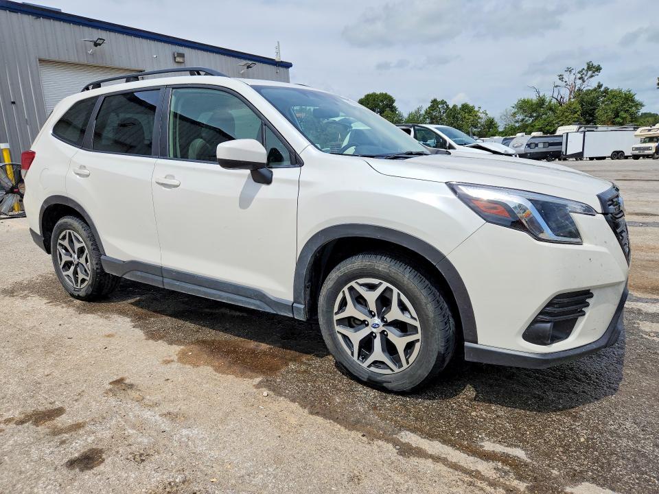 Photo 4 from auction – 2023 SUBARU FORESTER with VIN JF2SKADC5PH448583