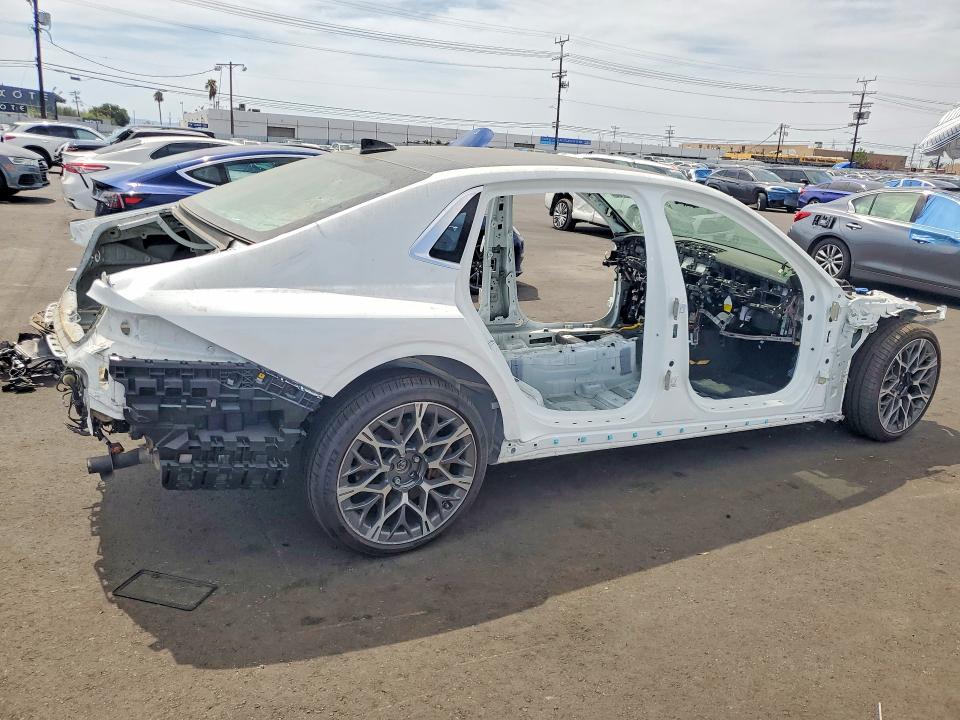 Photo 3 from auction – 2026 GENESIS G90 with VIN KMTFC4SD3TU059714
