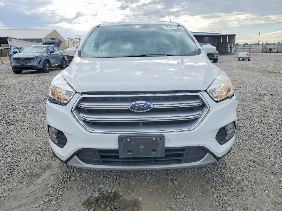 Photo 5 from auction – 2017 FORD ESCAPE with VIN 1FMCU9GD2HUE84770