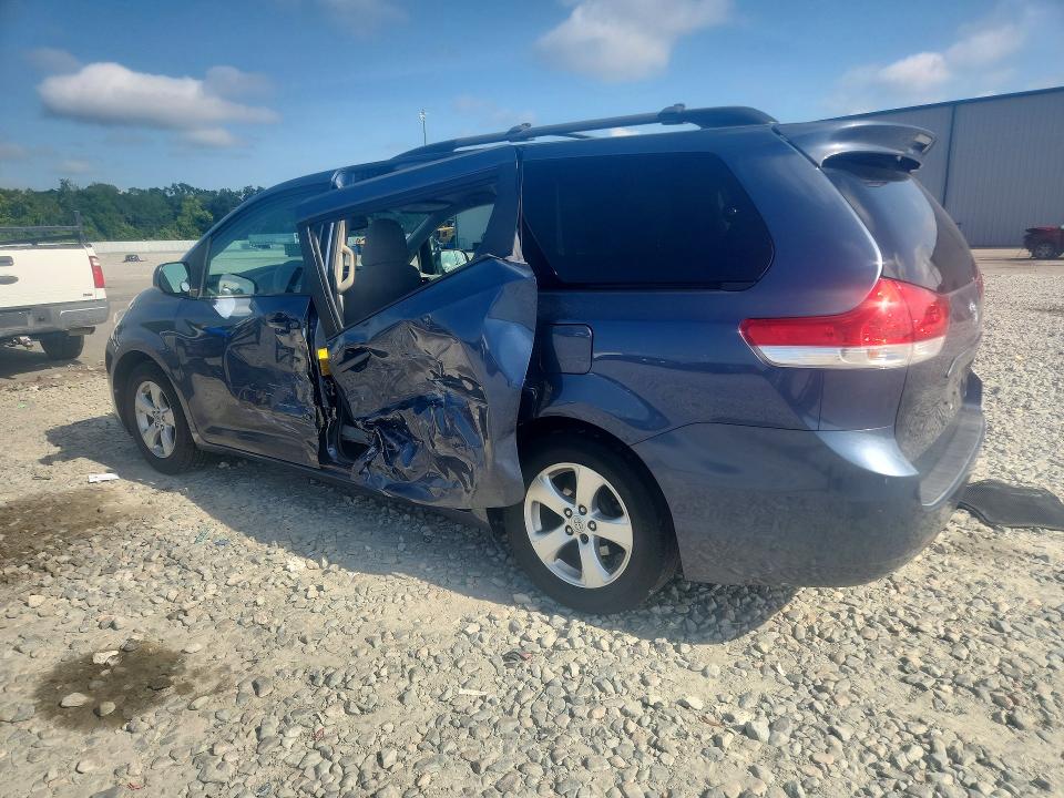 Фото 2 с аукциона – 2014 TOYOTA SIENNA с VIN 5TDKK3DCXES451885