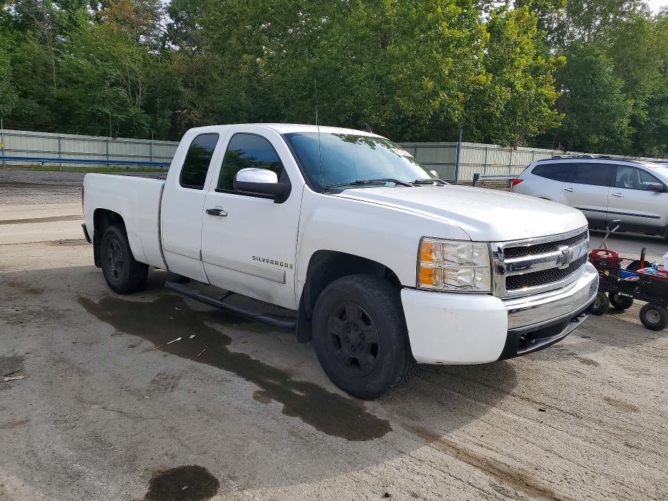 Photo 4 from auction – 2008 CHEVROLET SILVERADO with VIN 1GCEK19JX8Z282883