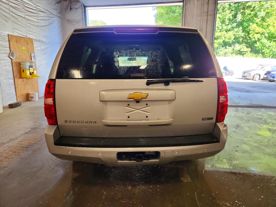 Photo 6 from auction – 2012 CHEVROLET SUBURBAN with VIN 1GNSKHE70CR246724