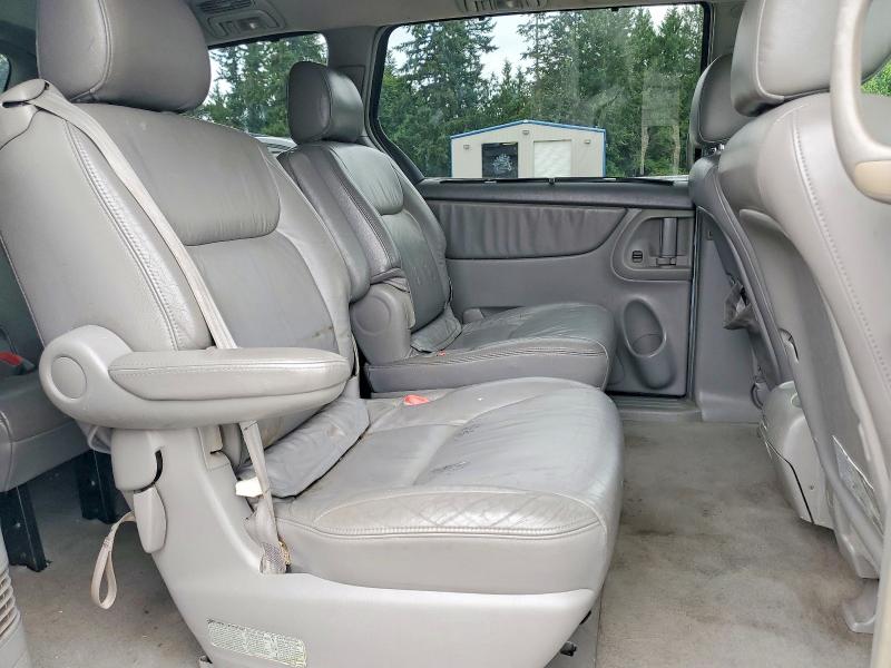 Photo 11 from auction – 2004 TOYOTA SIENNA with VIN 5TDBA22C44S021879