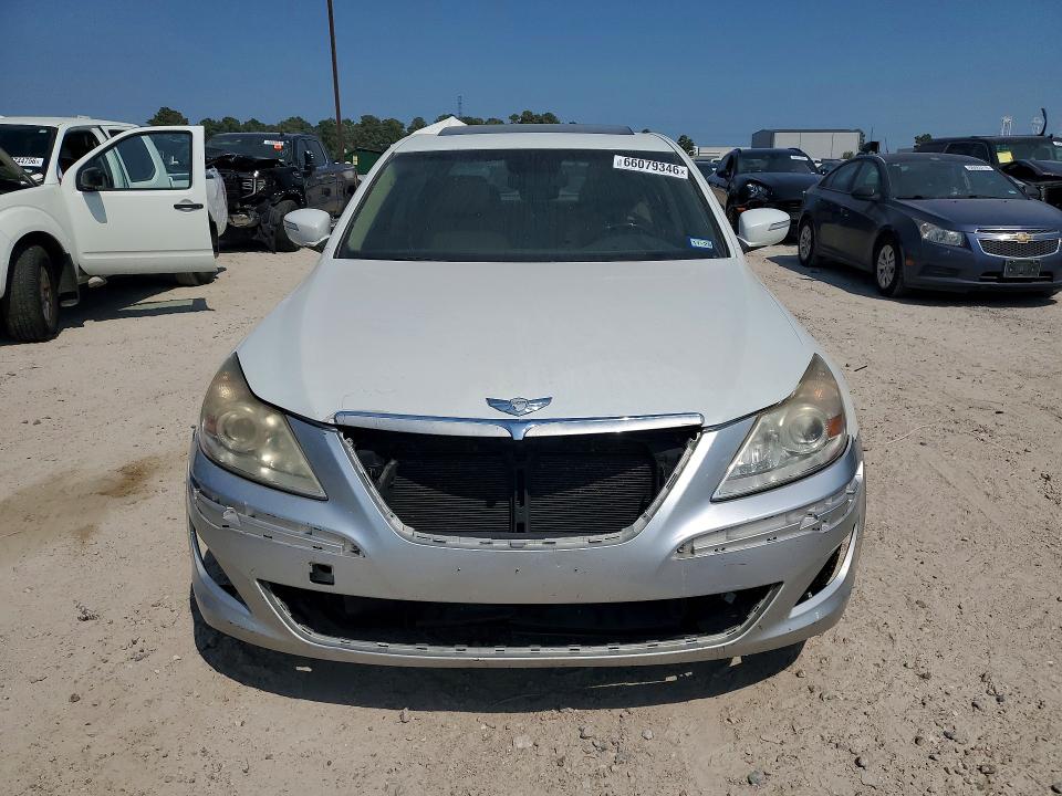 Photo 5 from auction – 2010 HYUNDAI GENESIS with VIN KMHGC4DF7AU087526