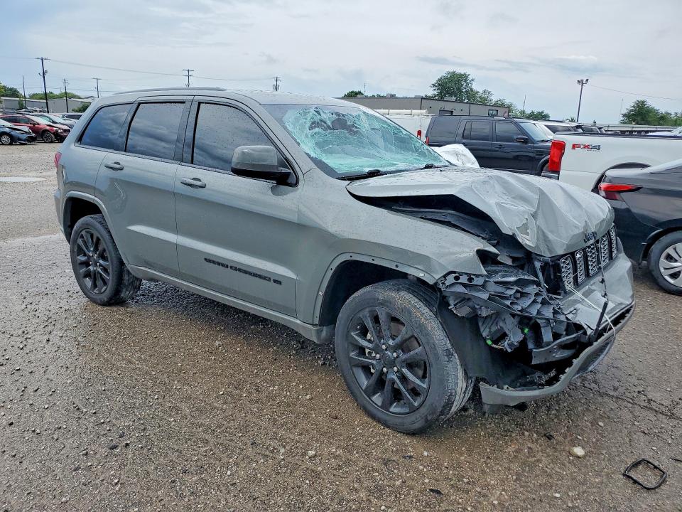 Снимка 4 от търг – 2022 JEEP GRAND CHEROKEE с VIN 1C4RJFAG1NC150269