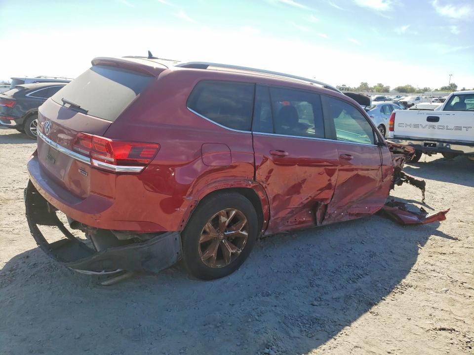 Photo 3 from auction – 2018 VOLKSWAGEN ATLAS with VIN 1V2LR2CA1JC548767