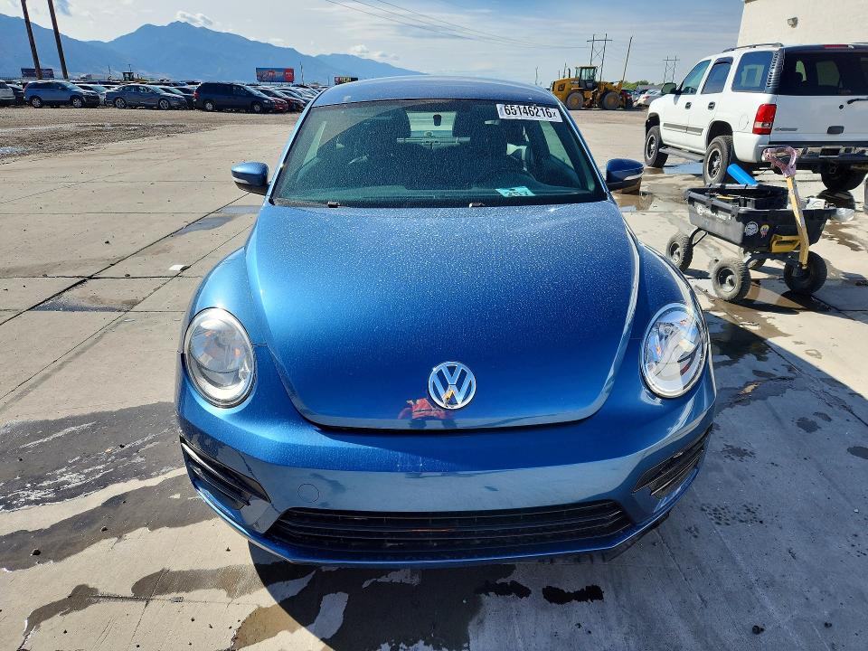 Photo 5 from auction – 2019 VOLKSWAGEN BEETLE with VIN 3VWFD7AT9KM717252