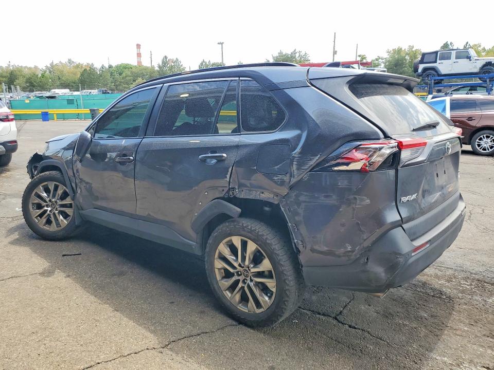 Photo 2 from auction – 2021 TOYOTA RAV4 with VIN 2T3A1RFV5MC153582
