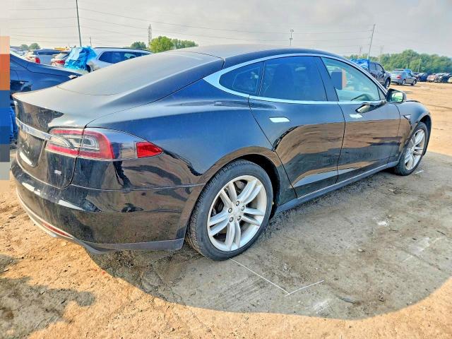 Photo 3 from auction – 2013 TESLA MODEL S with VIN 5YJSA1DN0DFP07916
