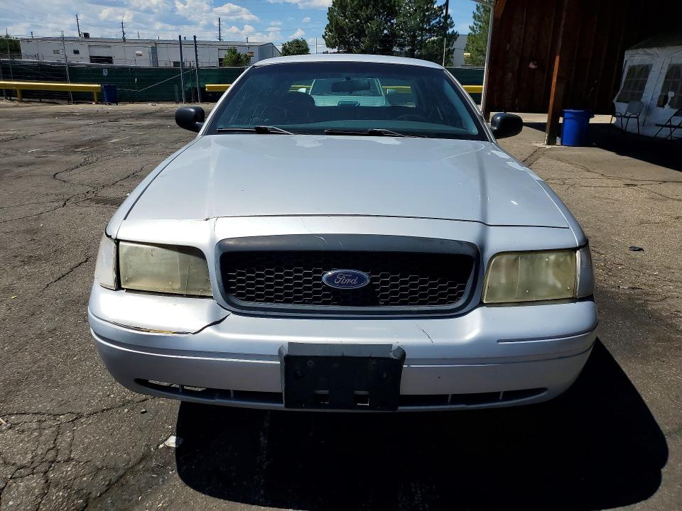 Photo 5 from auction – 2002 FORD CROWN VICTORIA with VIN 2FAFP71W42X143464