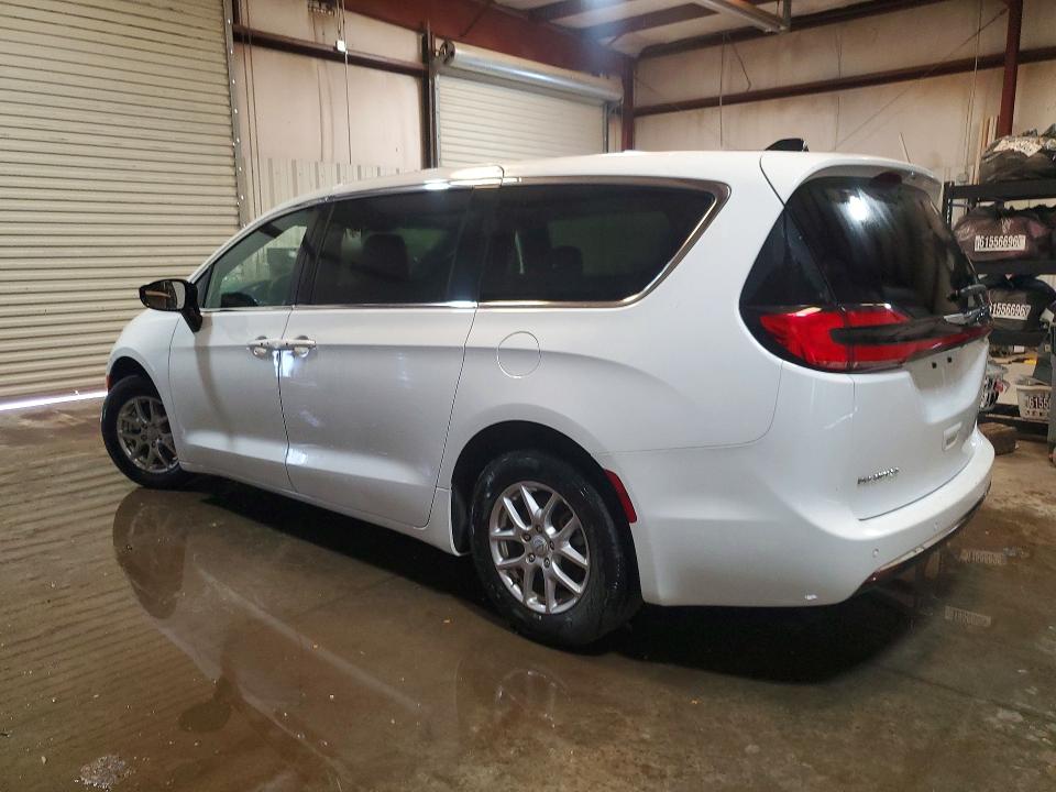 Photo 2 from auction – 2025 CHRYSLER PACIFICA with VIN 2C4RC1BG3SR599838