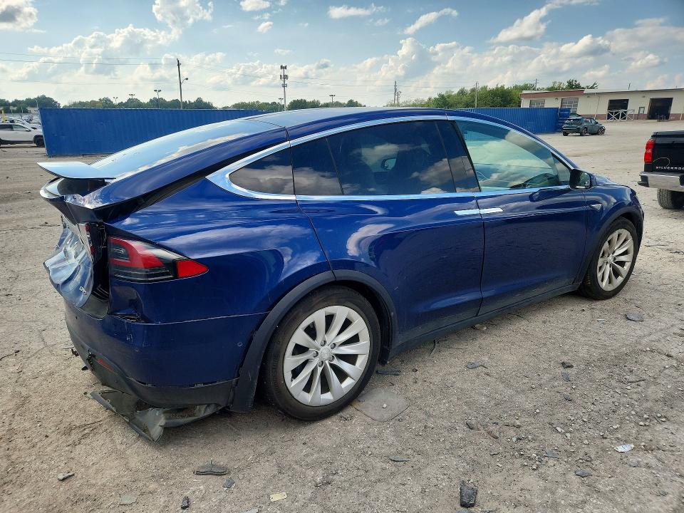 Photo 3 from auction – 2016 TESLA MODEL X with VIN 5YJXCAE23GF012967