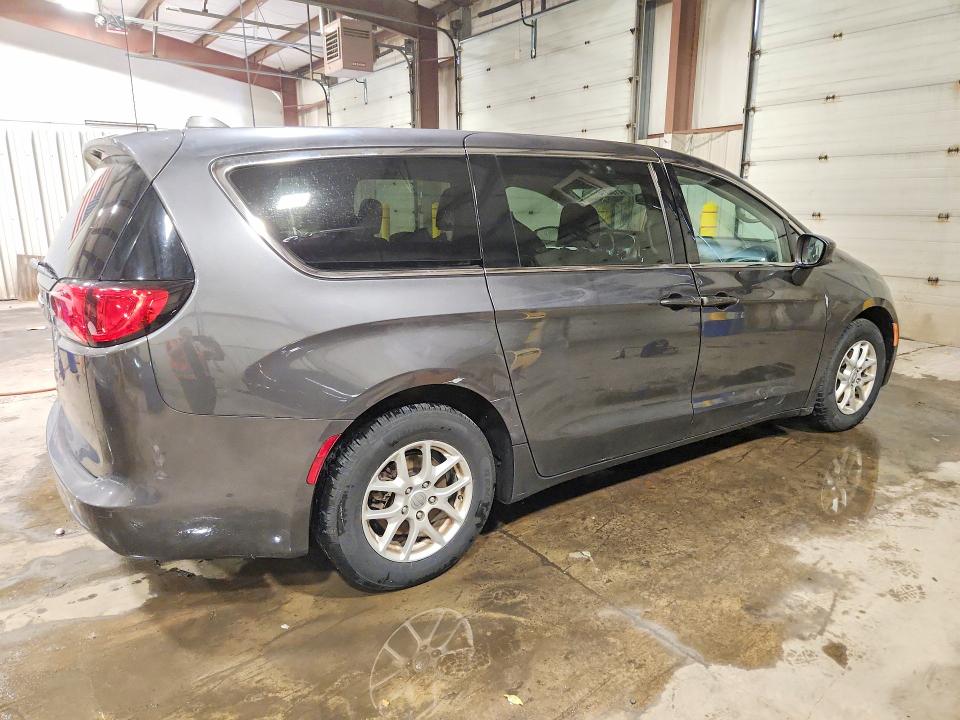 Photo 3 from auction – 2017 CHRYSLER PACIFICA with VIN 2C4RC1DG9HR588249