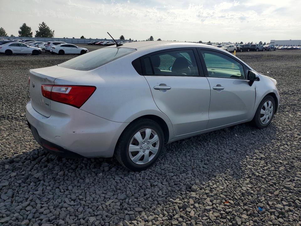 Photo 3 from auction – 2014 KIA RIO with VIN KNADM4A33E6373735