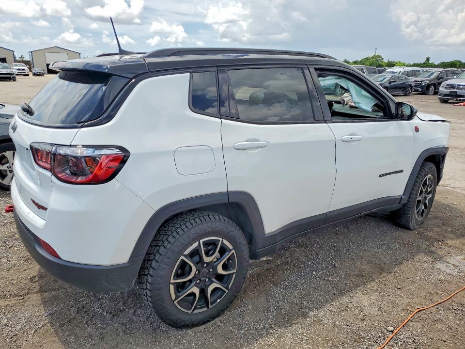 Photo 3 from auction – 2025 JEEP COMPASS with VIN 3C4NJDDN7ST564492