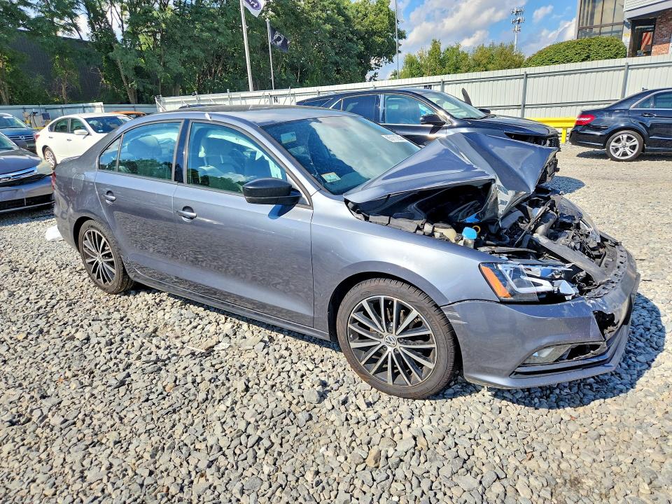Photo 4 from auction – 2016 VOLKSWAGEN JETTA with VIN 3VWD17AJ5GM286348