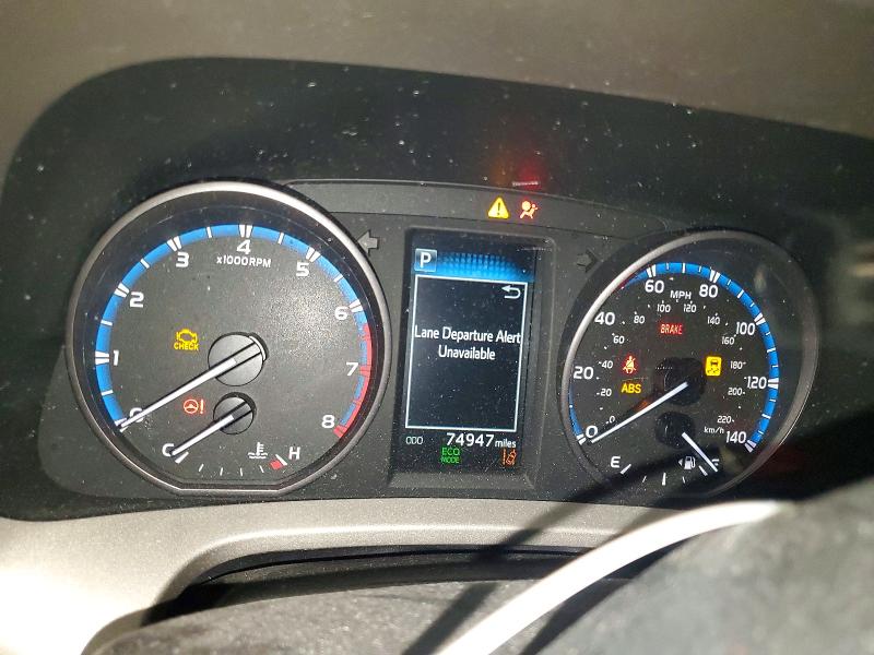 Photo 9 from auction – 2017 TOYOTA RAV4 with VIN 2T3RFREV7HW542377