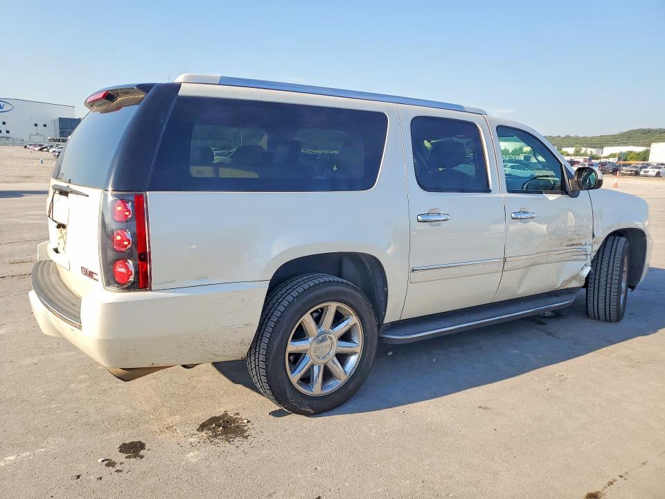 Photo 3 from auction – 2011 GMC YUKON XL with VIN 1GKS2MEF1BR171723