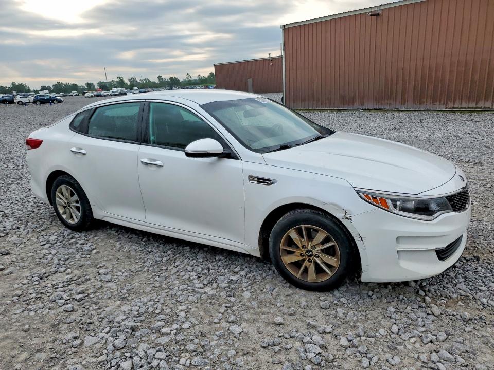 Photo 4 from auction – 2018 KIA OPTIMA with VIN 5XXGT4L35JG208670