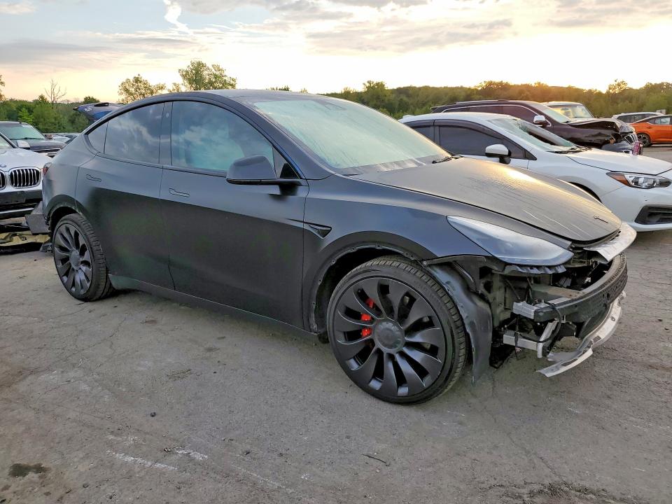 Photo 4 from auction – 2021 TESLA MODEL Y with VIN 5YJYGDEF1MF305226