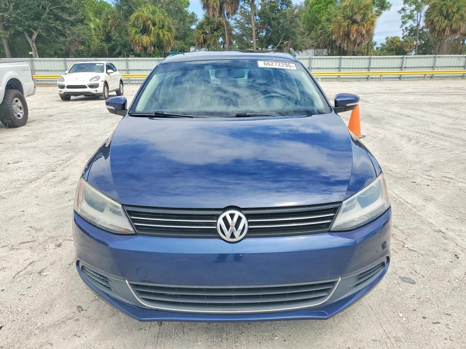 Photo 5 from auction – 2014 VOLKSWAGEN JETTA with VIN 3VWD07AJ8EM440597