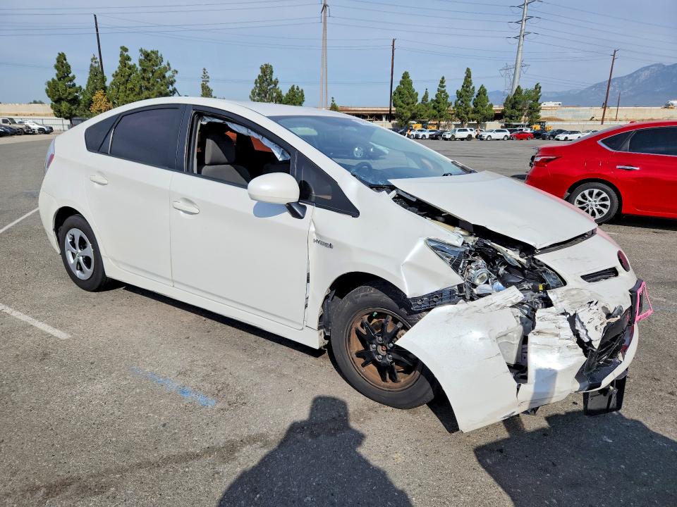 Photo 4 from auction – 2014 TOYOTA PRIUS with VIN JTDKN3DU5E0358260