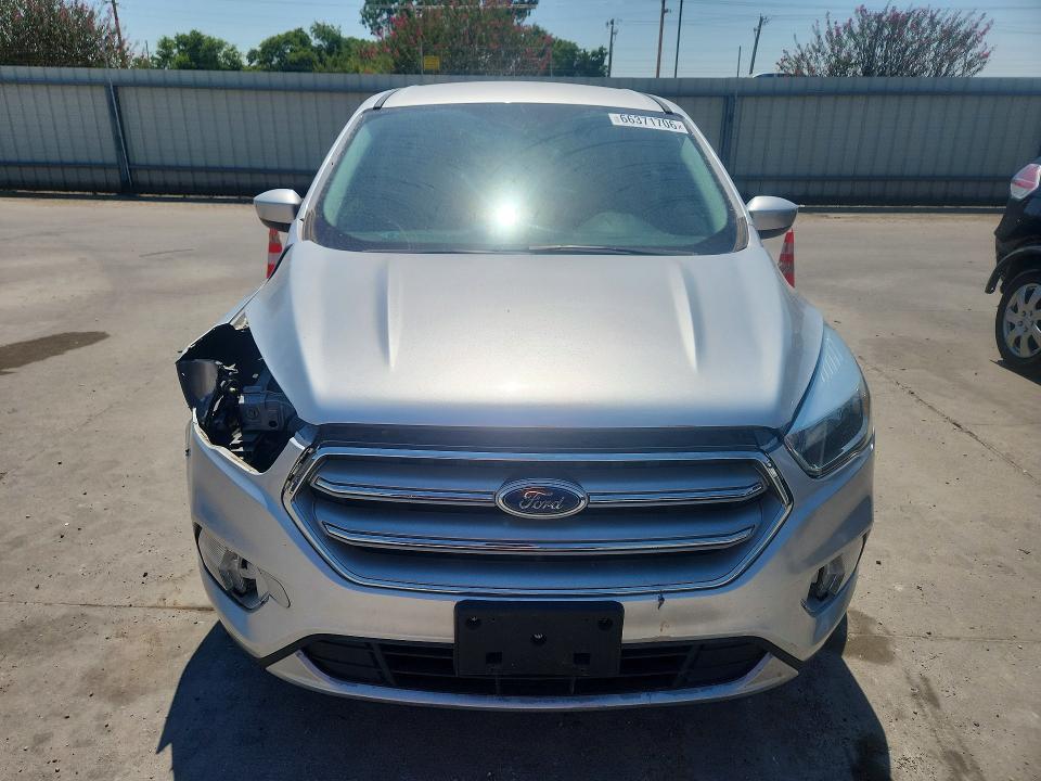 Photo 5 from auction – 2017 FORD ESCAPE with VIN 1FMCU0GD3HUC48608