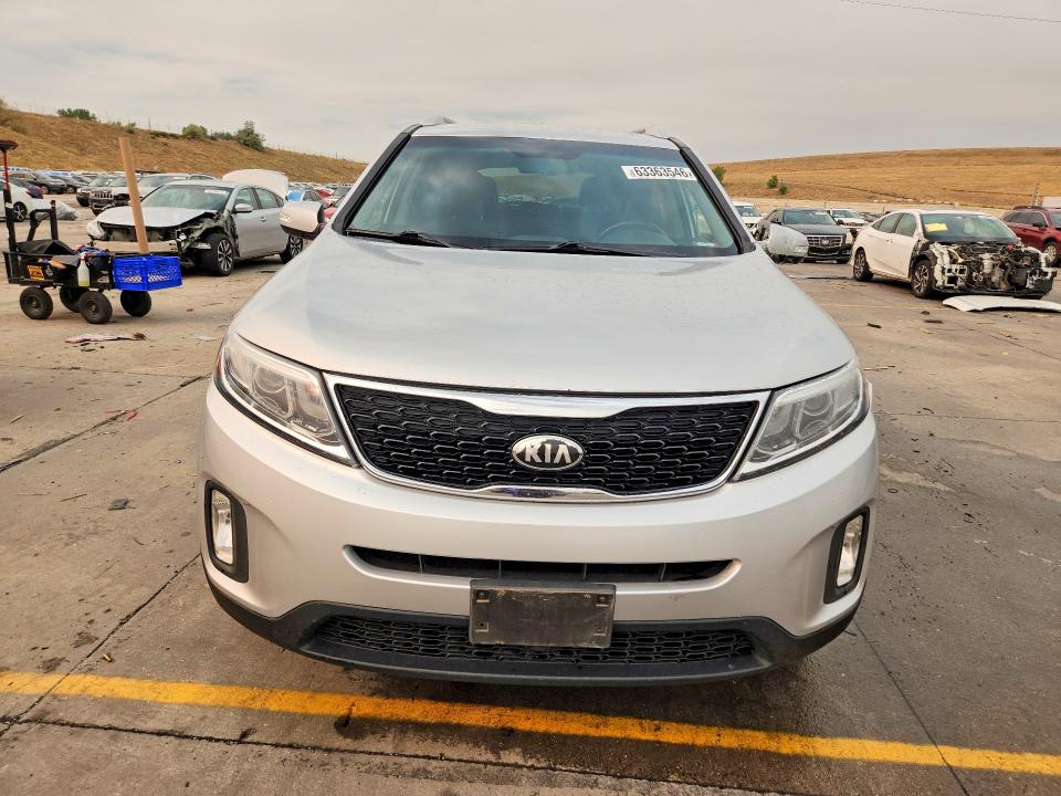 Photo 5 from auction – 2015 KIA SORENTO with VIN 5XYKTDA71FG550670