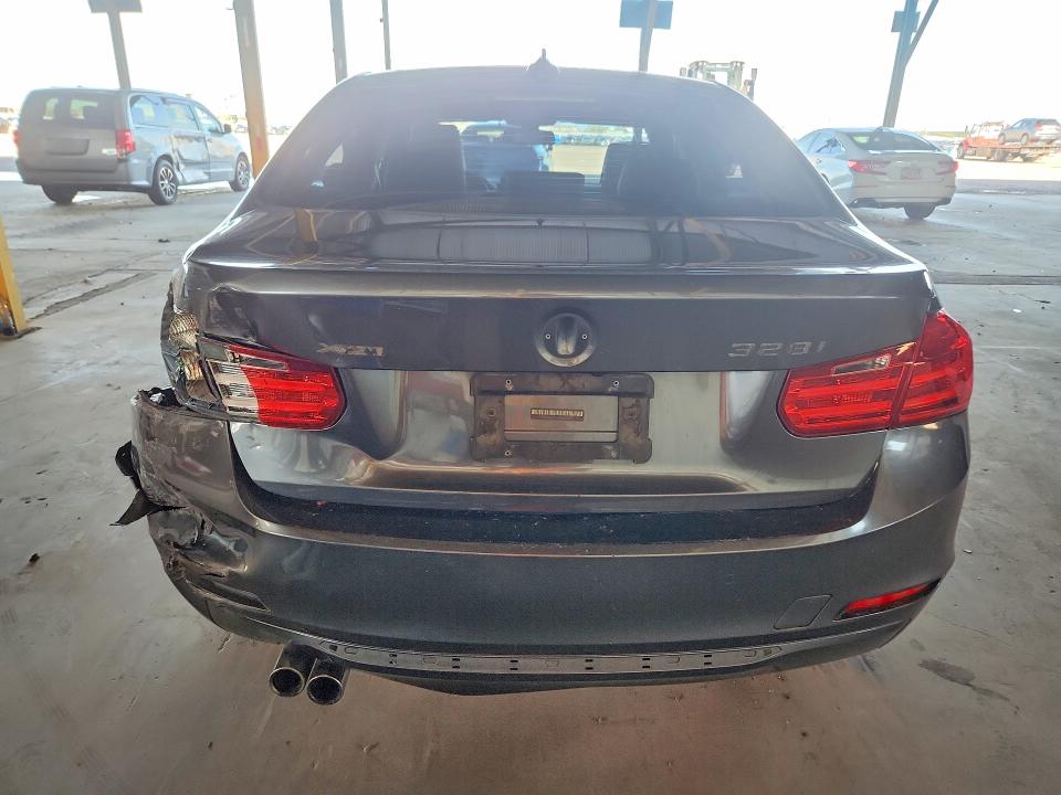 Photo 6 from auction – 2015 BMW 328 with VIN WBA3B5G51FNS15563