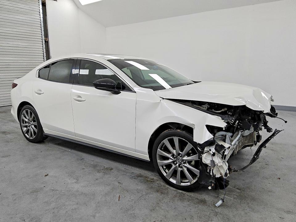 Photo 4 from auction – 2020 MAZDA 3 with VIN 3MZBPAEM6LM137349