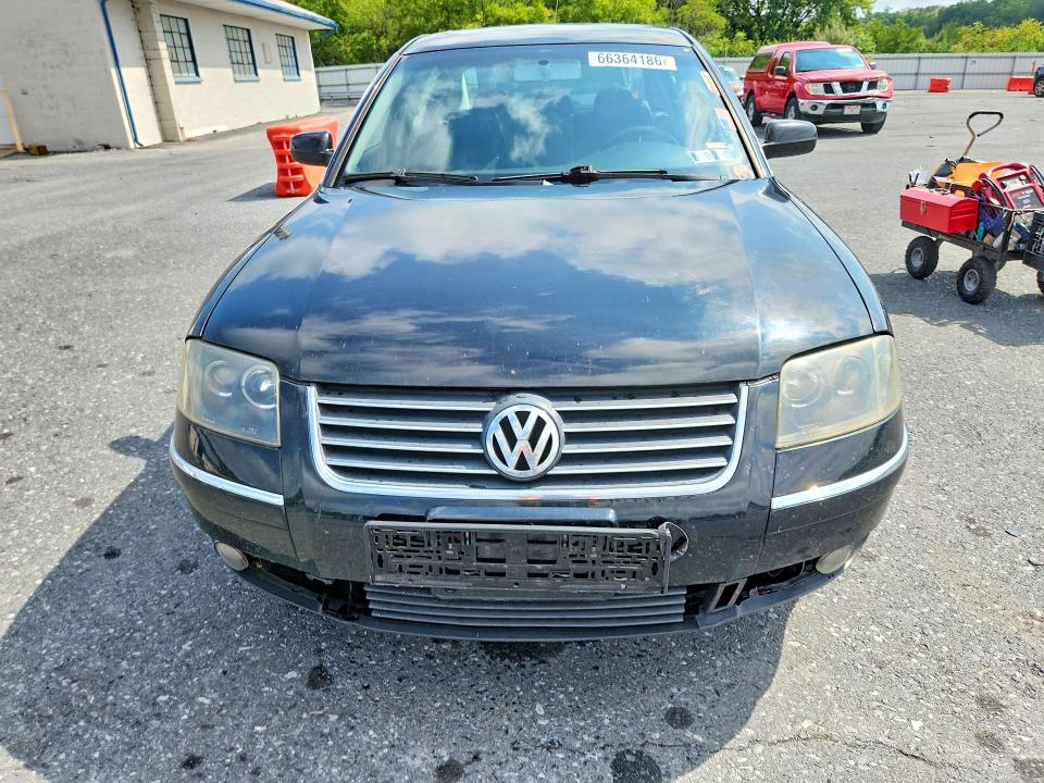 Photo 5 from auction – 2004 VOLKSWAGEN PASSAT with VIN WVWPD63B44E089518
