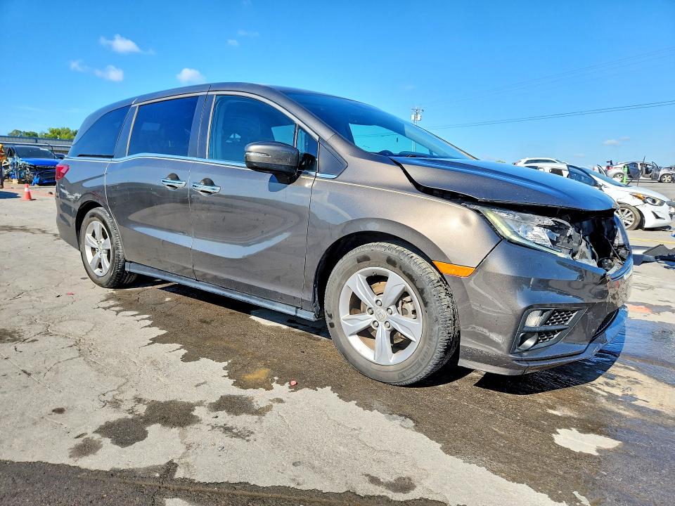 Photo 4 from auction – 2018 HONDA ODYSSEY with VIN 5FNRL6H77JB005668
