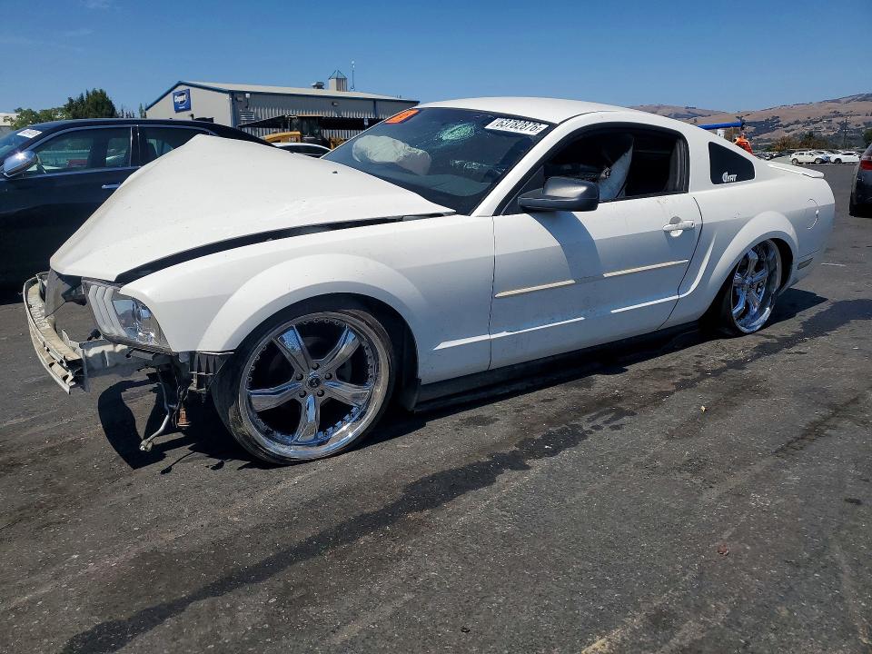 FORD MUSTANG 2008 with VIN 1ZVHT80N185208906 - Photo from auction