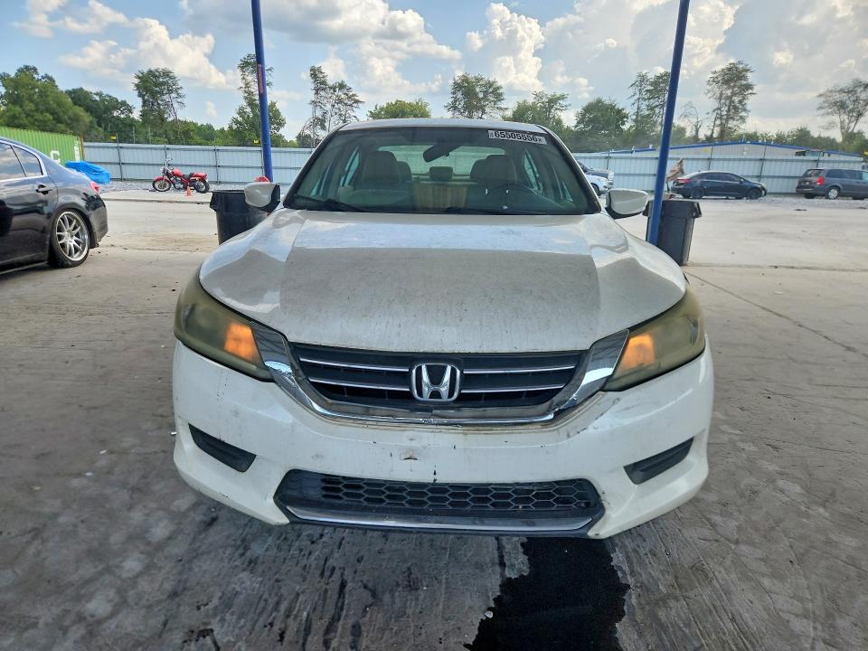 Photo 5 from auction – 2014 HONDA ACCORD with VIN 1HGCR2F34EA136201