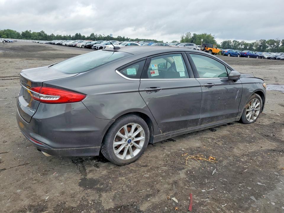 Photo 3 from auction – 2017 FORD FUSION with VIN 3FA6P0UU2HR309795