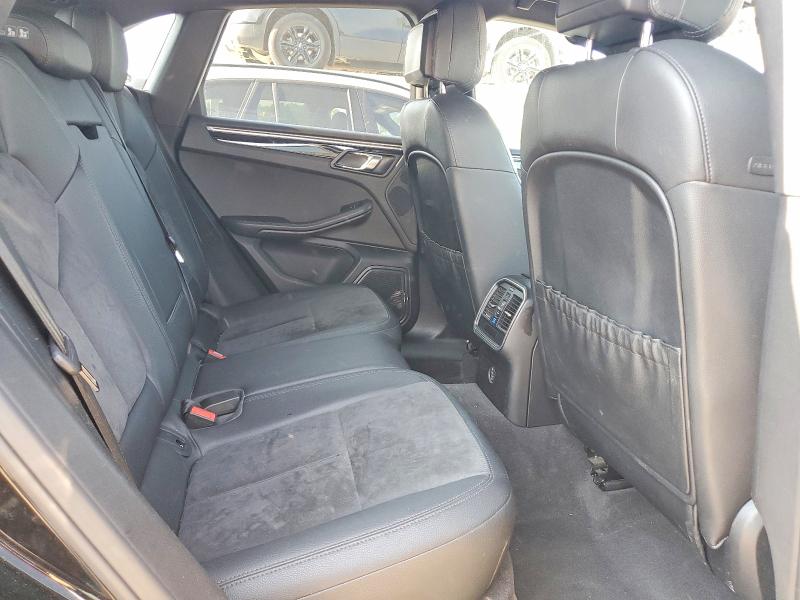 Photo 11 from auction – 2018 PORSCHE MACAN with VIN WP1AA2A53JLB04522