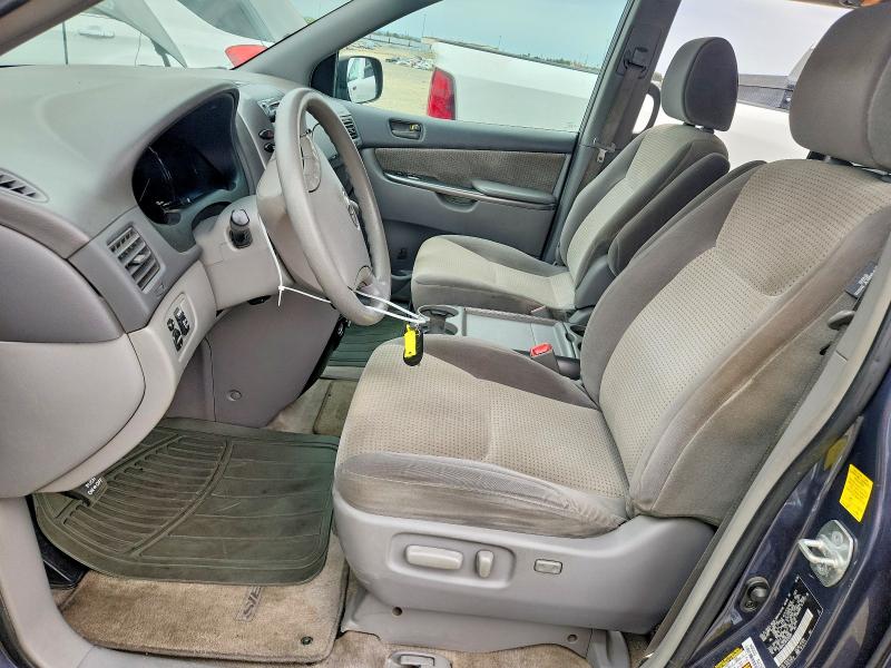 Photo 7 from auction – 2010 TOYOTA SIENNA with VIN 5TDKK4CC3AS325806