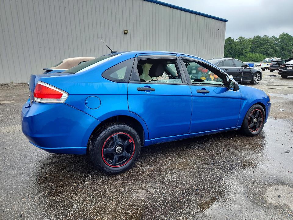Photo 3 from auction – 2011 FORD FOCUS with VIN 1FAHP3FN2BW157117