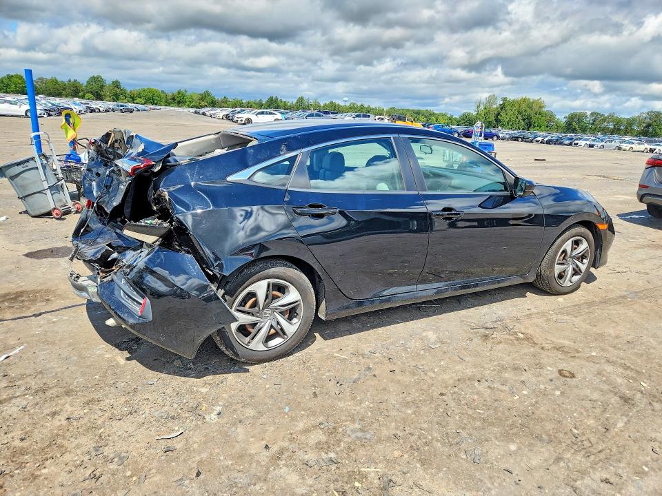 Photo 3 from auction – 2019 HONDA CIVIC with VIN 19XFC2F6XKE050360