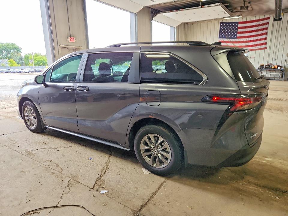 Photo 2 from auction – 2025 TOYOTA SIENNA with VIN 5TDBSKFC1SS193520