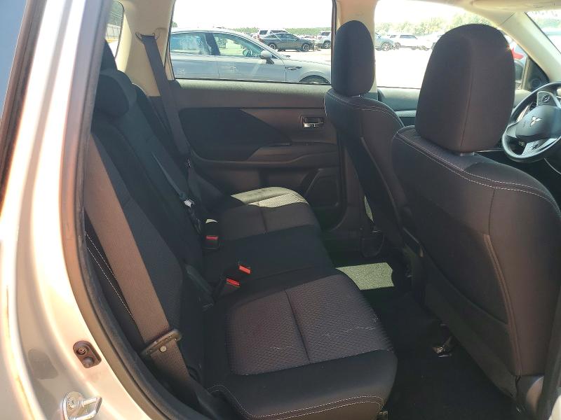 Photo 11 from auction – 2018 MITSUBISHI OUTLANDER with VIN JA4AZ3A30JZ058931