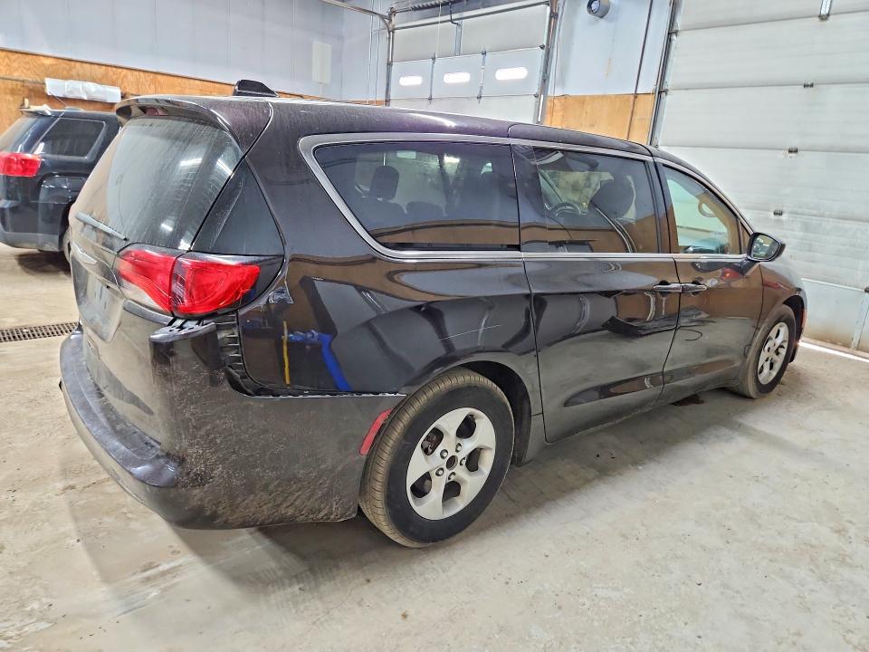 Photo 3 from auction – 2017 CHRYSLER PACIFICA with VIN 2C4RC1CG3HR665313