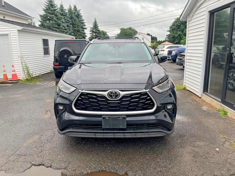 Фото 12 с аукциона – 2023 TOYOTA HIGHLANDER с VIN 5TDKDRBH2PS010377