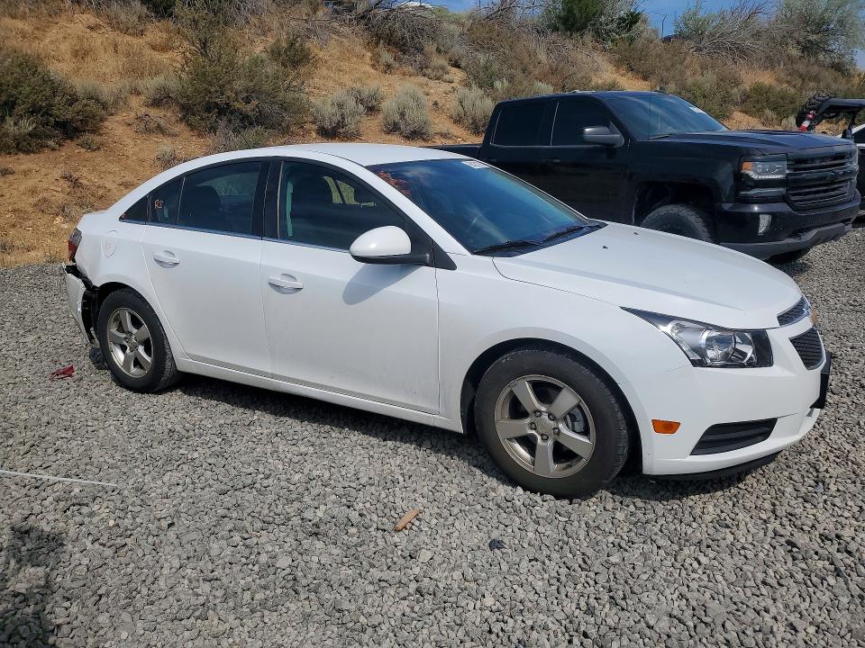 Photo 4 from auction – 2014 CHEVROLET CRUZE with VIN 1G1PC5SB2E7112419